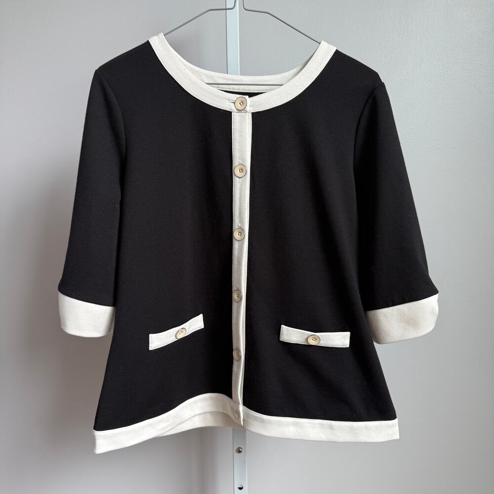 Covington sz M black white open button cardigan